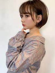 すっきりとした耳掛けショートボブ ショートのヘアスタイル ショートボブ ヘアスタイル