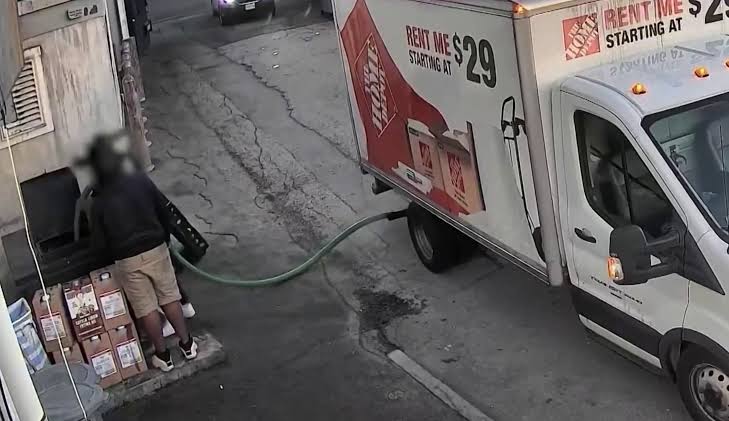 Arrestan a dos hombres de NY en relación con robo de aceite de cocina en Beverly – Telemundo Nueva Inglaterra