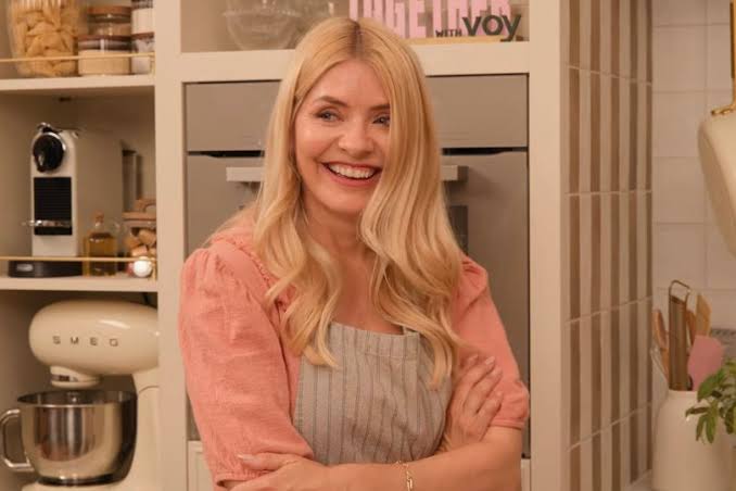 Holly Willoughby makes baby confession to Katherine Ryan saying 'I should  have had another' - AOL