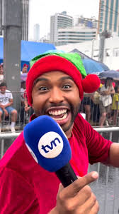 ¡Gracias por tanto cariño! 🤩😍✨ Era Santa 🎅 y luego Cholly 😉 ¡Cotizado  nuestro querido @chollykid !, No podemos estar más contentos por su  demostración de amor y de apoyo 🔝❣️, #jelou #jeloulovers