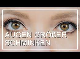 Wer von mutter natur mit großen augen gesegnet wurde, kann sie mit eyeliner oder kajal besonders gut in szene setzen. Augen Grosser Schminken Mit Diesen Tipps Funktioniert Es Flaconi