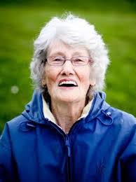 Evelyn Dearing's Instagram, Twitter & Facebook