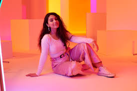 After producing acoustic covers on youtube, she signed with ep entertainment & def jam recordings and. Alessia Cara Makes Acting Debut Releases New Single Wwd
