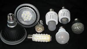 Örneğin 12 volt led ampul ile 20 m2'ye kadar olan bir mekânı. Led Lamba Vikipedi