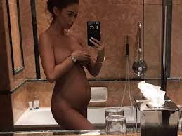 Topless Laura Carter kisses Evelyn Ellis in hot tub on Big Brother | Daily  Mail Online