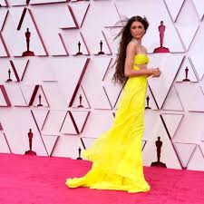 Check back for our live coverage of all the fashion from this evening, awards season officially comes to a close with the 2021 oscars. Fend9hyi17xoqm