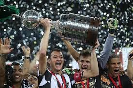 Após terminar a primeira fase com número de pontos iguais, flamengo x atletico mineiro se enfrentam em campo neutro (goiania) a fim de determinar o primeiro. Atletico Mg E Campeao Da Libertadores Em Mais Um Jogo Emocionante