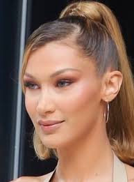 Keratoconjunctivitis sicca, or dry eyes, can be treated by using ophthalmic medicine to stimulate corneal diseases or injuries are usually treated through the use of antibiotic ointments or drops or surgery. Jackie Stilljane On Twitter Bella Hadid Is Starting To Look Scary As Fuck Lay Low On The Plastic Surgery Sis