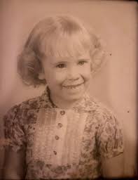 you're so pretty" okay then carry a mini polaroid pic of me inside your  wallet😙