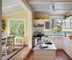 This home was built in 1922 by john bell, one of the leading builders in the area of that time. Stunning Renovation Of An American Foursquare House In New York