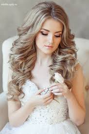 22 Bride S Favorite Wedding Hair Styles For Long Hair Long Hair Styles Wedding Hairstyles Wavy Wedding Hair