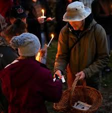 Candlelight vigil held in OTR for people who experienced homelessness