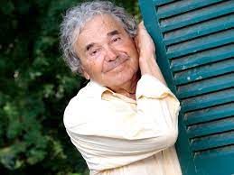 Pierre perret voit le jour à castelsarrazin le 9 juillet. Photos Pierre Perret Heureux En Compagnie De Ses Petits Enfan Tele Star