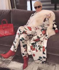 View yourself with kris jenner hairstyles. 33 Photos Of Young Kris Jenner That Prove She S Life Goals Revelist