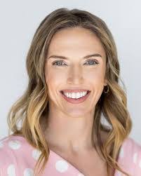 Julie Lesko's Instagram, Twitter & Facebook