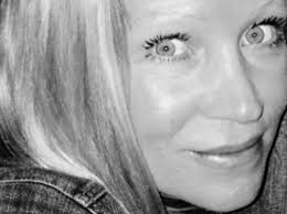 Monique Vandyke's Instagram, Twitter & Facebook