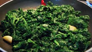 Le zucchine alla scapece sono un contorno napoletano a base di zucchine fritte, menta e aceto. I 7 Contorni Napoletani Piu Famosi