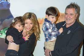 La naissance prématurée de ses jumeaux, jules et bella, en novembre 2012. Jean Marie Bigard Et Lola Marois Parents De Jumeaux