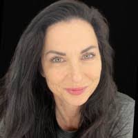 Lee Bannister's Instagram, Twitter & Facebook