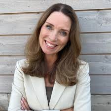 Et fantastisk lærerikt år med Ledelsesprogrammet på Norges Handelshøyskole  (NHH) ble i dag markert med en aldri så liten feiring 🎉 En spesiell takk  til Monica Rydland som med raushet, klokskap og… |