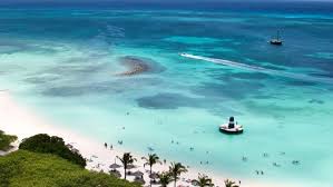 Aruba is an island in the south of the caribbean in the caribbean sea. Aruba L Isola Felice Dei Caraibi