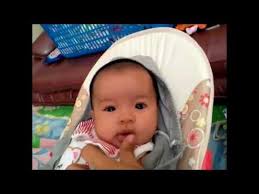 Baju bayi lucu baju bayi perempuan baju bayi laki laki sebab pada umumnya baju bayi lucu baju bayi laki laki tidak memiliki jenis ukuran selayaknya pada orang dewasa melainkan memiliki ukuran jenis baju anak bayi umur 1 2 bulan si kecil. Azzahra Ashilla Rahma Get Relax With Bouncer November 2016 Youtube Baby Bouncer Funny Babies Newborn Baby