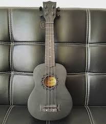 Flight Ukulele Flightukulele Instagram Fotos Und Videos Ukulele Ukelele Black Bird