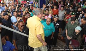 كمبارا مهكوتا جوهر ) is an annual royal motorcycle tour program held by the state government of johor, malaysia under the direction of the sultan of johor, tunku ibrahim ismail. Malaysiakini Kembara Mahkota Johor Sultan Ibrahim Eager To Meet The People