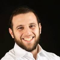 Moshe Grunfeld's Instagram, Twitter & Facebook