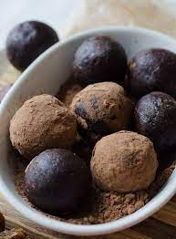 No Bake Chocolate Date Balls Recipe Cacao Recipes Milk Chocolate Recipes Dark Chocolate Recipes