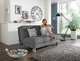 Schickes Sofa Mit Schlaffunktion Perfekt Fur Kleine Raume Oder Einen Serienmarathon Auf Der Couch Schlafsof Sofa Mit Schlaffunktion Sofa Sessel Wohnzimmer