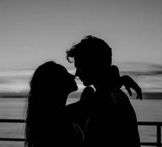 Pasangan berciuman pada waktu matahari terbenam. 200 Ide Couple Gambar Fotografi Remaja Gambar Pasangan