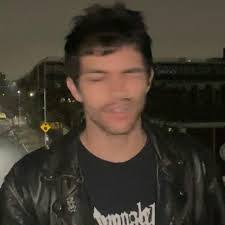 Brandon Shoop's Instagram, Twitter & Facebook