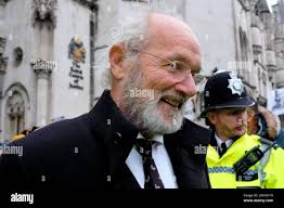 John shipton julian assanges père Banque de photographies et d'images à  haute résolution