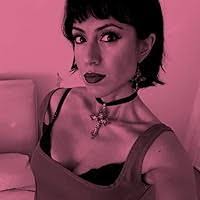 Kristen Kiesling's Instagram, Twitter & Facebook