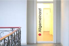 The property offers free private parking and free wifi is available throughout the property. Allgemeinarzt Koln Die Hausarzte Heliohaus Ehrenfeld Start