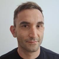 400+ profilů „Hušek“