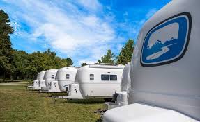 Therefore, picking the best travel trailer for you means focusing on things like layout, weight, and trailer type, in addition to travel trailer quality ratings. Smooth Moves New Fiberglass Built Trailers Trailer Life