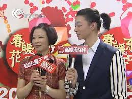 这不就在8.10日， 陈露 通过微博发长文痛斥， 霍尊 的种种劣迹，直言其就是渣男!. ç‹¬å®¶ éœå°Šä¸é¡¶çˆ¶äº²ç«é£Žå…‰çŽ¯æºæ¯åŒç™»ç•ªèŒ„å°æ˜¥æ™š Youtube