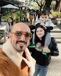 Abel Pintos reflexivo en su primer año de matrimonio: “Mora me modificó”