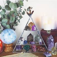 5 Benefits Of Creating A High Vibration Home The Tao Of Dana Crystal Decor Crystals Meditation Room Decor