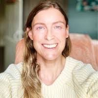 Vicki Morton's Instagram, Twitter & Facebook