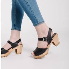 65 Clog Sandals Ideas Clog Sandals Clogs Sandals