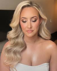 She'll have the modern waves with some soft glam makeup, extra glam  please…” 💄👰🏼‍♀️✨