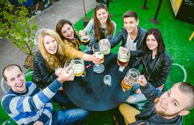 Saiba mais sobre os países da europa. Cerveja E Estrela De Festival Na Republica Tcheca Brasil Travel News