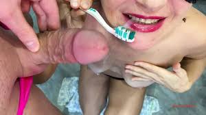 Brush teeth with cum Vidéos Porno | xHamster