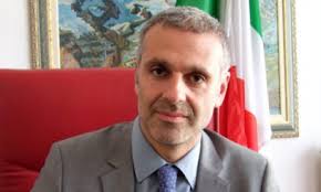 A scoprire il sistema professionale di videoripresa siamo costernati per quanto successo. Telecamera Nel Bagno Delle Colleghe Nei Guai Il Sindaco Maestro Di Albano Prima Bergamo