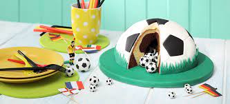 Jetzt ausprobieren mit ♥ chefkoch.de ♥. Backen Zur Em Einfache Fussball Torte