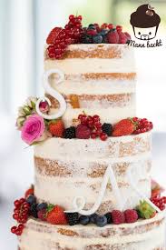 Flüssigkeit lässt blätter gären, getrocknetes laub hält entsprechend länger. Tutorial Und Rezepte Hochzeitstorte Naked Cake Mit Beeren Tutorial Mann Backt