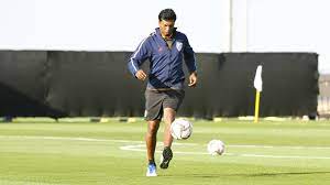 Shanmugam venkatesh is 42 years, 7 months, 10 days old. Some Players Were Tired India Assistant Venkatesh Shanmugam Explains Sunil Chhetri Substitution In Afghanistan Draw Goal Com